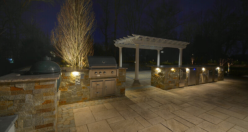 Outdoor-Kitchen-with-Lighting