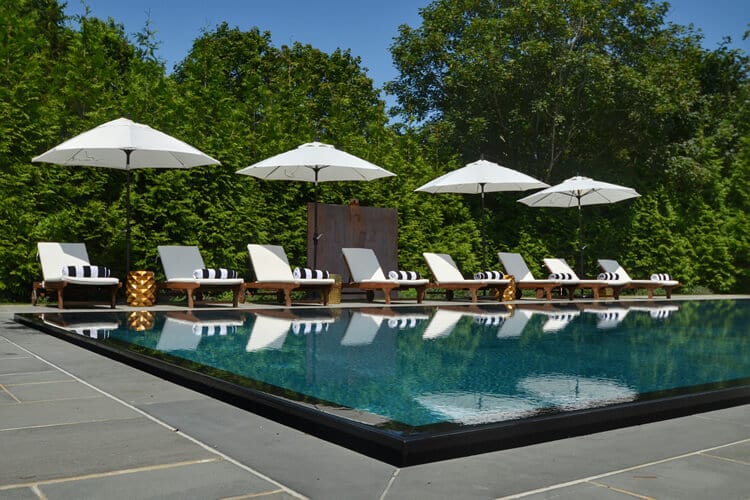 Resort Style Poolscape - Mirror-Edged Pool