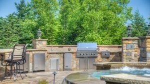 Large Outdoor Kitchen and Bar